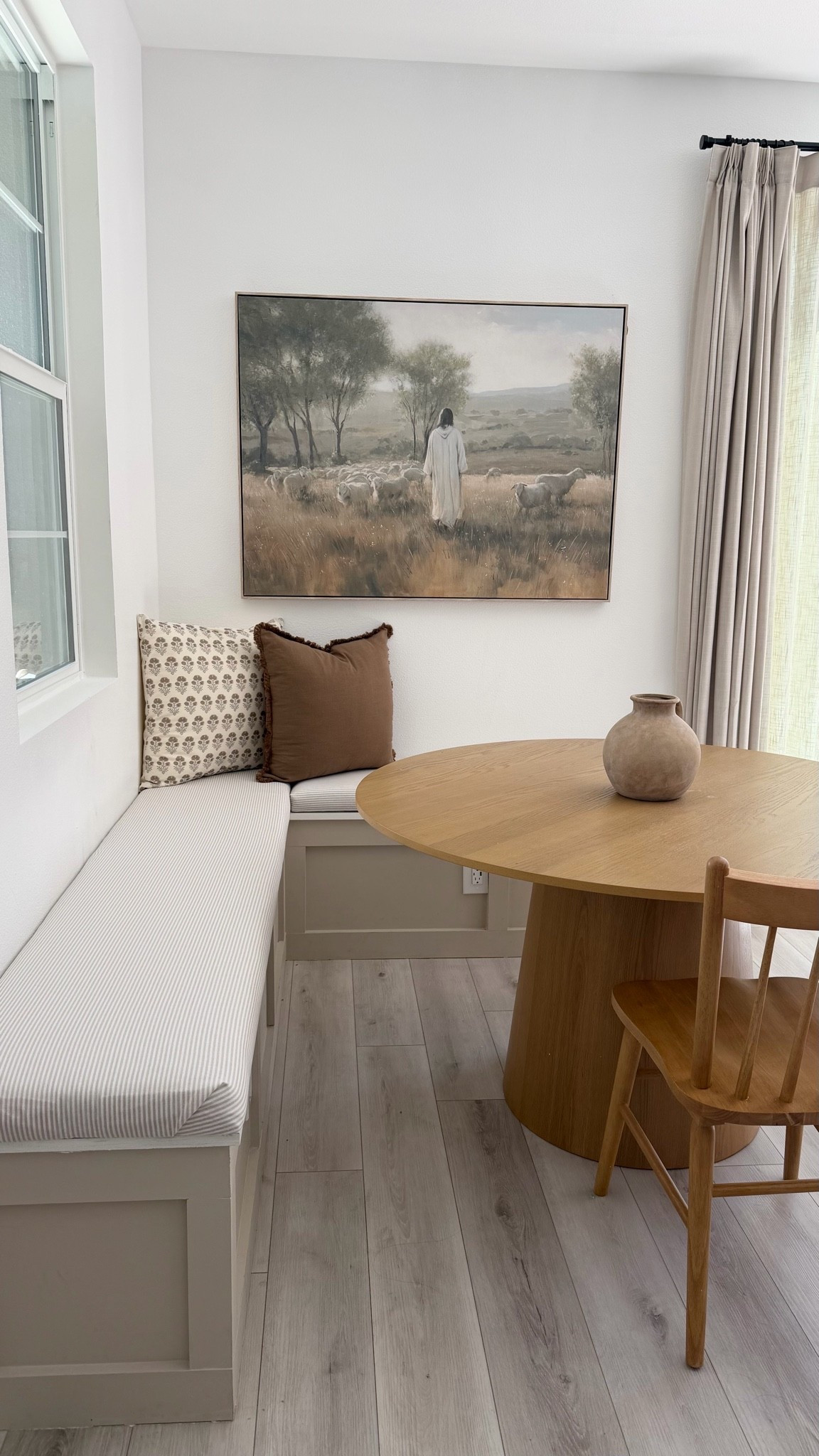 Dining table nook, a simple way to make a dining space. #diningnook #diningtable

#LTKSeasonal #LTKHome