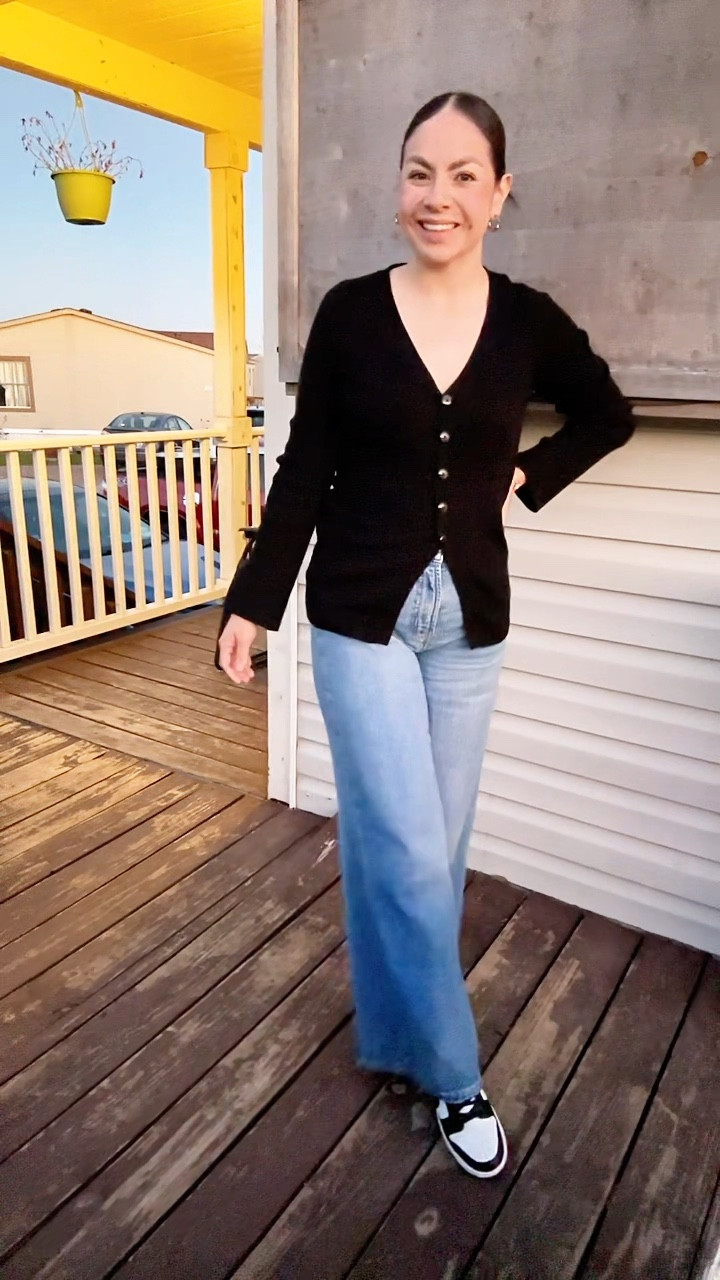 Wide leg jeans are now my thing as well!! 🖤

#LTKootd