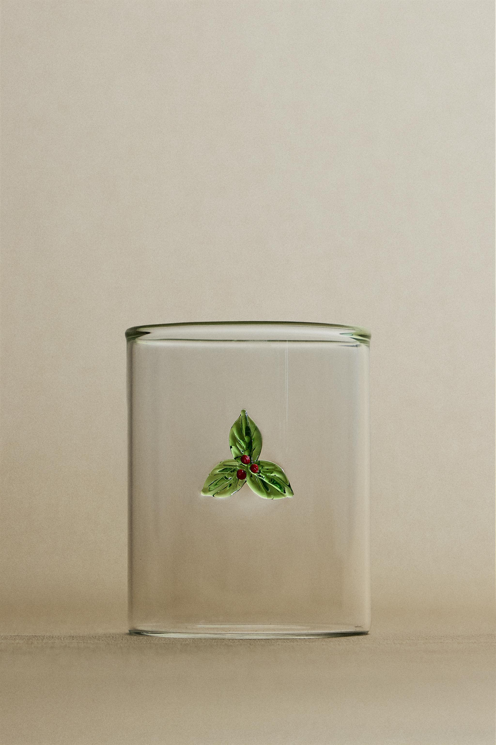 BOROSILICATE GLASS TUMBLER CHRISTMAS FIGURE | Zara UK