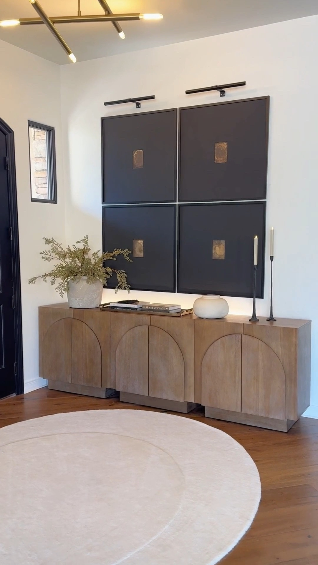 This sideboard is so pretty 😍 and I love all of the functional storage it brings! It’s the perfect accent furniture piece for entryway decor, adding both style and organization. A chic Amazon home find that makes homestyling simple yet elevated. 🤎


#sideboardstyling #amazonhome #homestylinginspo #entrywaydecor #entrywayideas #accentfurniture #simplehomestyle #homestyle #homedecorideas💫
#summerthompsonstyles