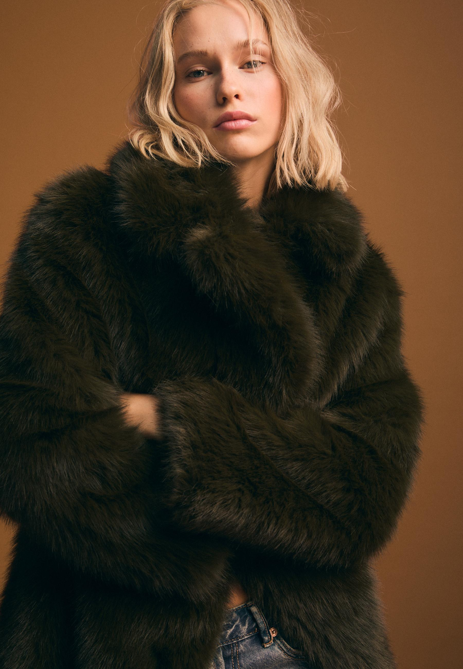 Manteau regular fausse fourrure - Stradimarket femme | Stradivarius France | Stradivarius (FR)