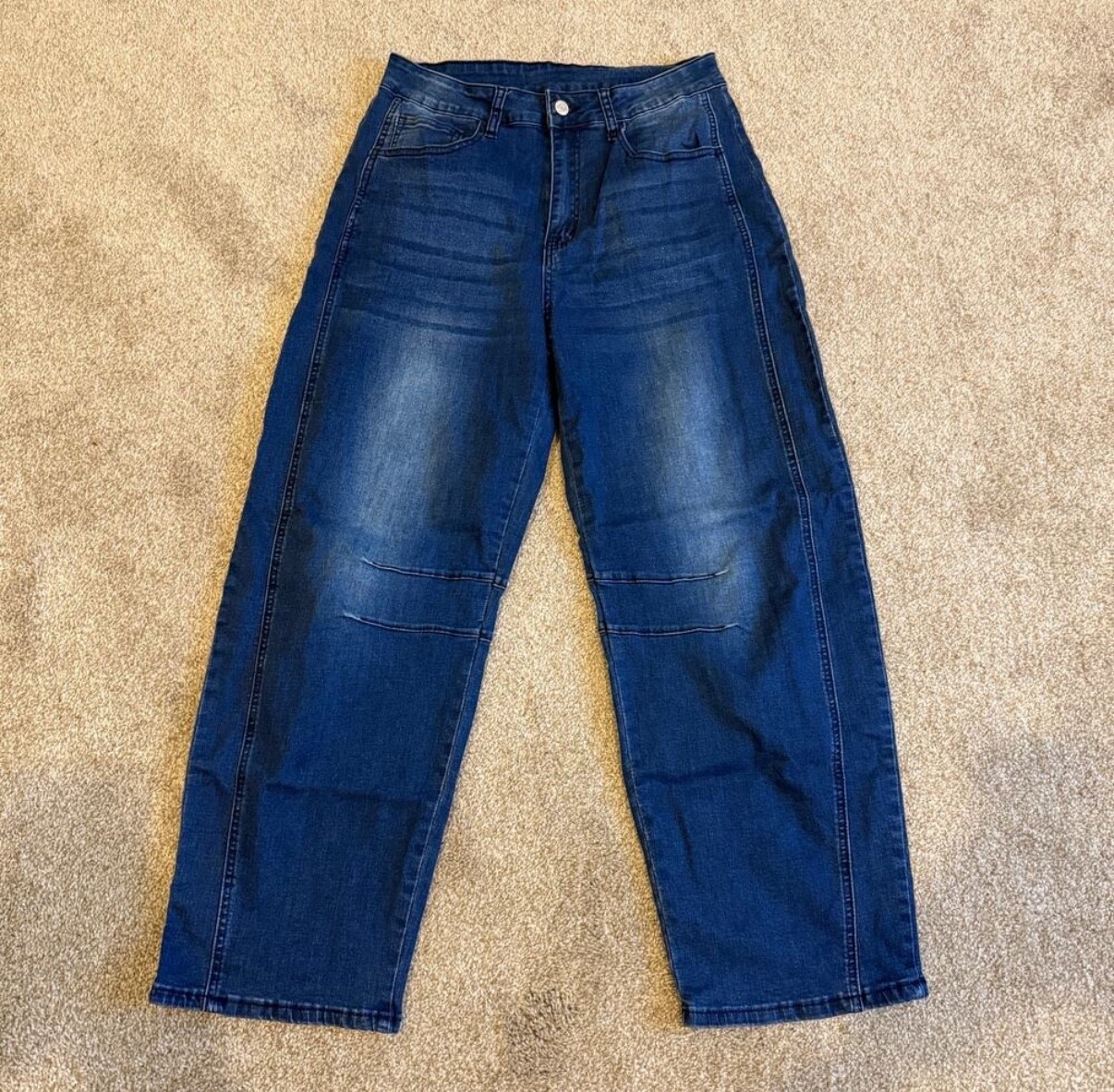 #barrelljeans #widelegjeans #trendy #ontrend #glatteringjeans #barelljeans 