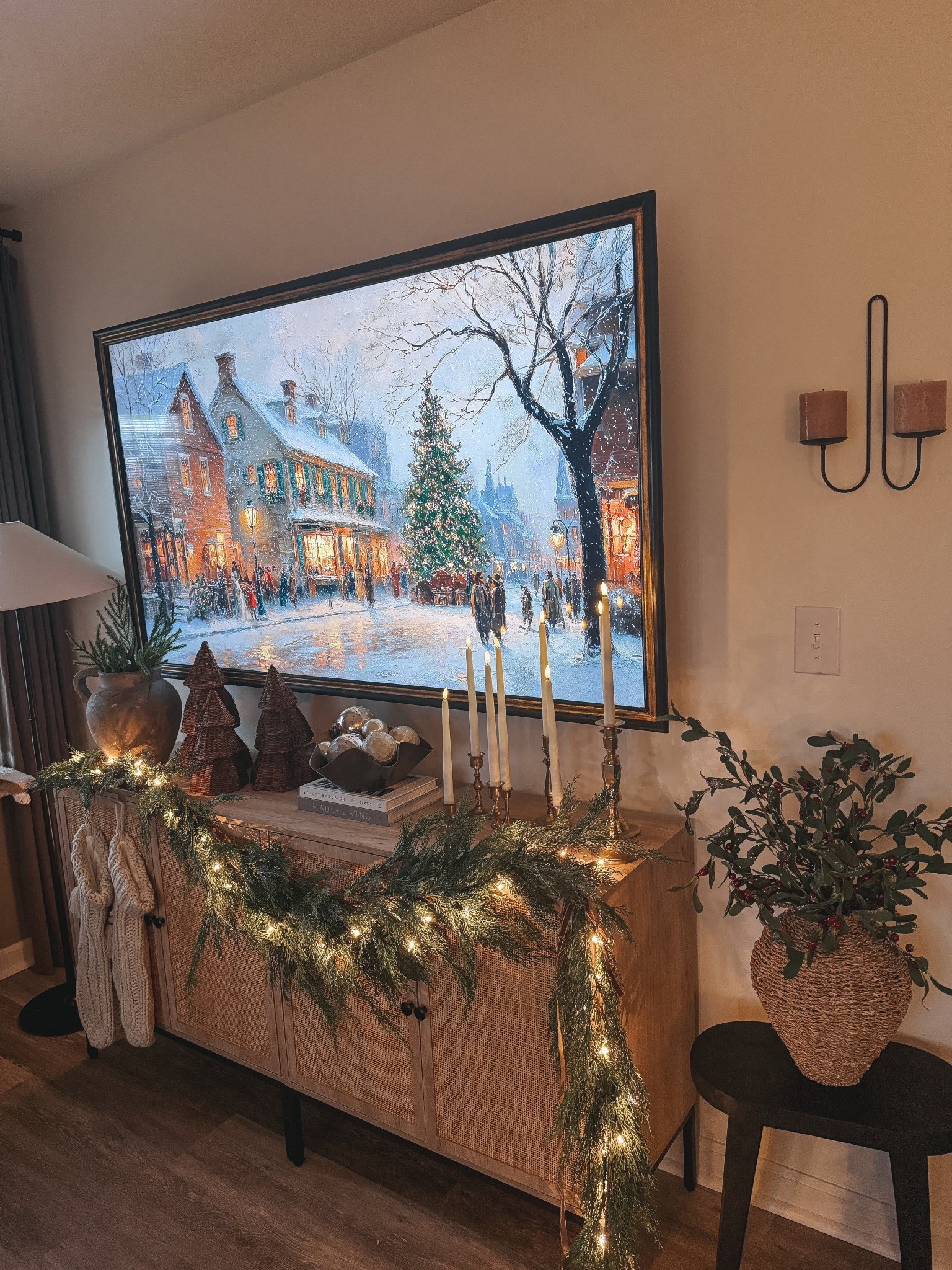 #christmas #christmasdecor #livingroom #tvstand #tvstanddecor #christmasmantle #entertainmentcenter

#LTKHoliday #LTKSeasonal #LTKHome
