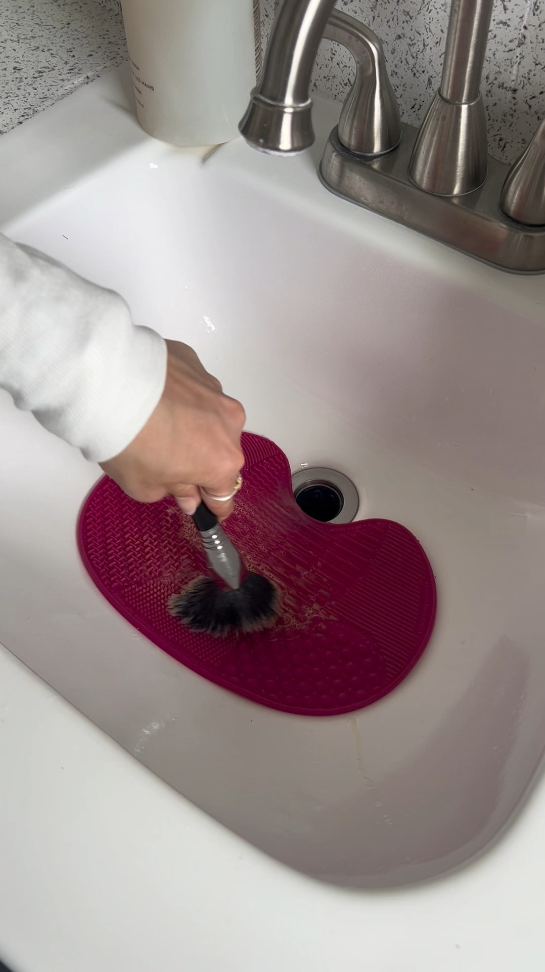 Makeup brush cleaning!

Makeup brush cleanser, makeup brush hacks, makeup brush pouch, makeup bag, cosmetics bag, quilted bag, quilted pouch, quilted makeup bag, cute bag, makeup brush tips, post travel finds, makeup finds, cleaning and organizing, cleaning and organizationn

#LTKbeauty #LTKtravel #LTKVideo