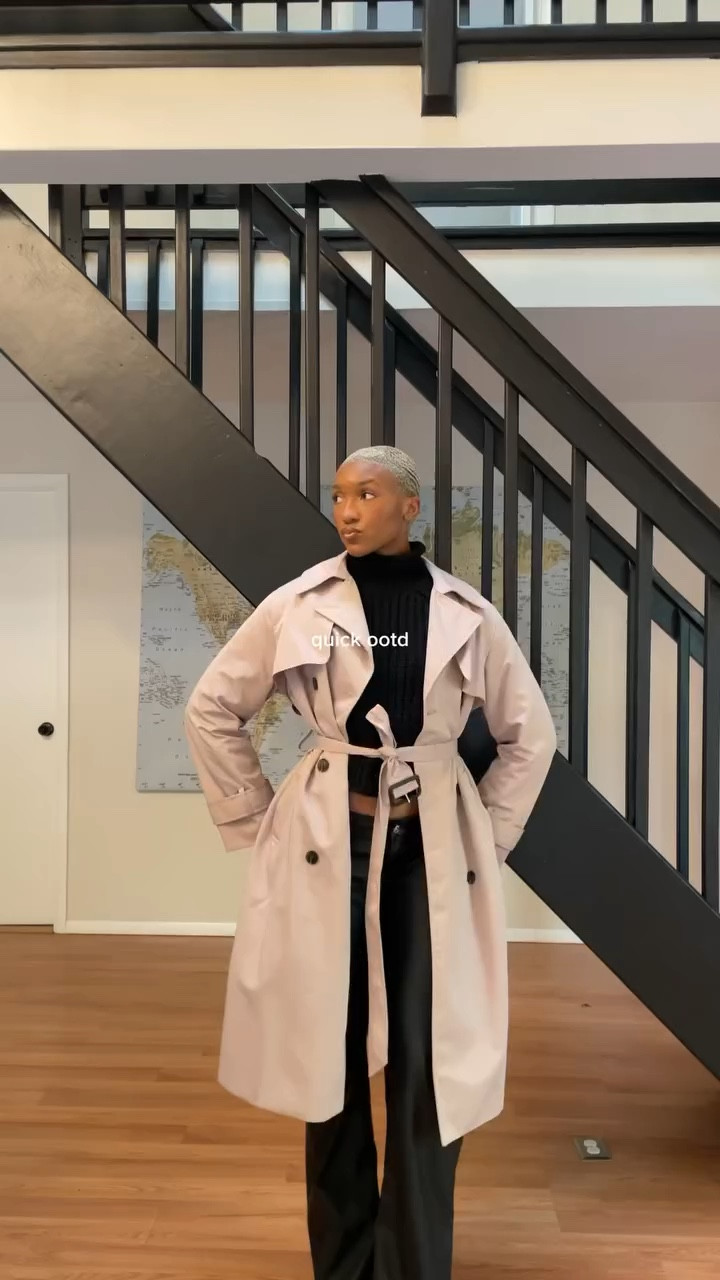 quick ootd.

Threw this together and it came out super cute for our candle making class. Chunky sweater with sleek low rise pants made for the perfect combo.

Rate my outfit 1-10 🌟 Don’t be shy!

trench: hm
pants: @revice_denim 
sweater: hm
boots: hm

#fallfashion #ootd #cabintrip #cabinfashions #leatherpants #chunkysweater #sweaterweather #trenchcoat #trenchcoatseason #quickootd