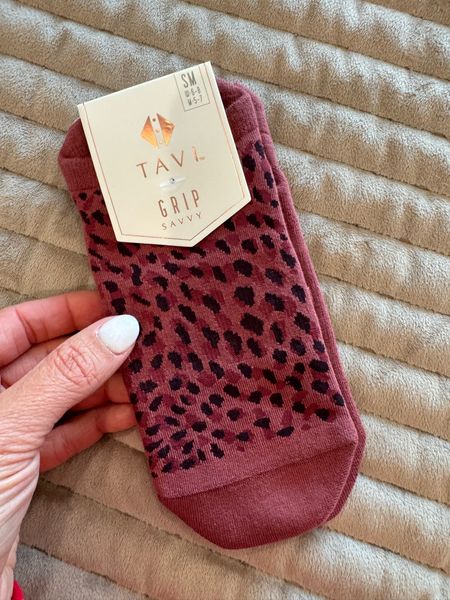 How cute are these new grip socks for Pilates! Obsessed and they come in so many colors!

Pilates, grip socks, Pilates socks 

#LTKstyletip