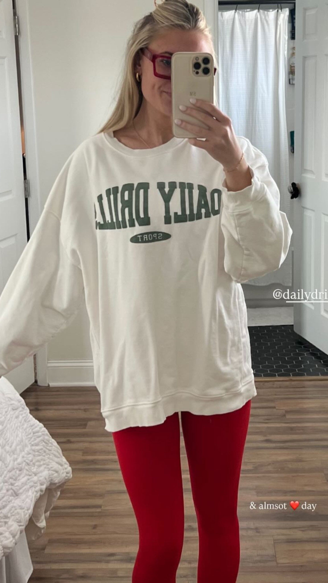 fav daily drills sweatshirt 
Size small in @dailydrills 
Size small in leggings 



#LTKSeasonal