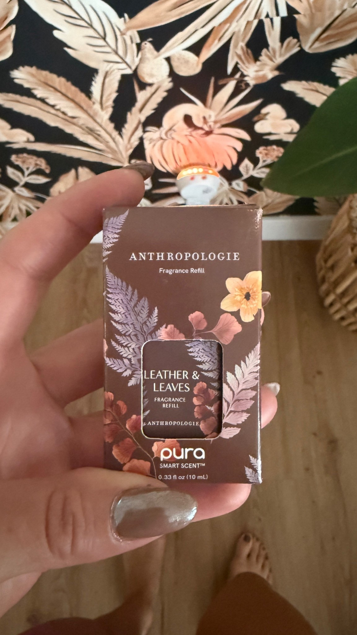 Seasonal home diffuser scents make all the difference for a festive home! Hosting for Thanksgiving with this one. #pura