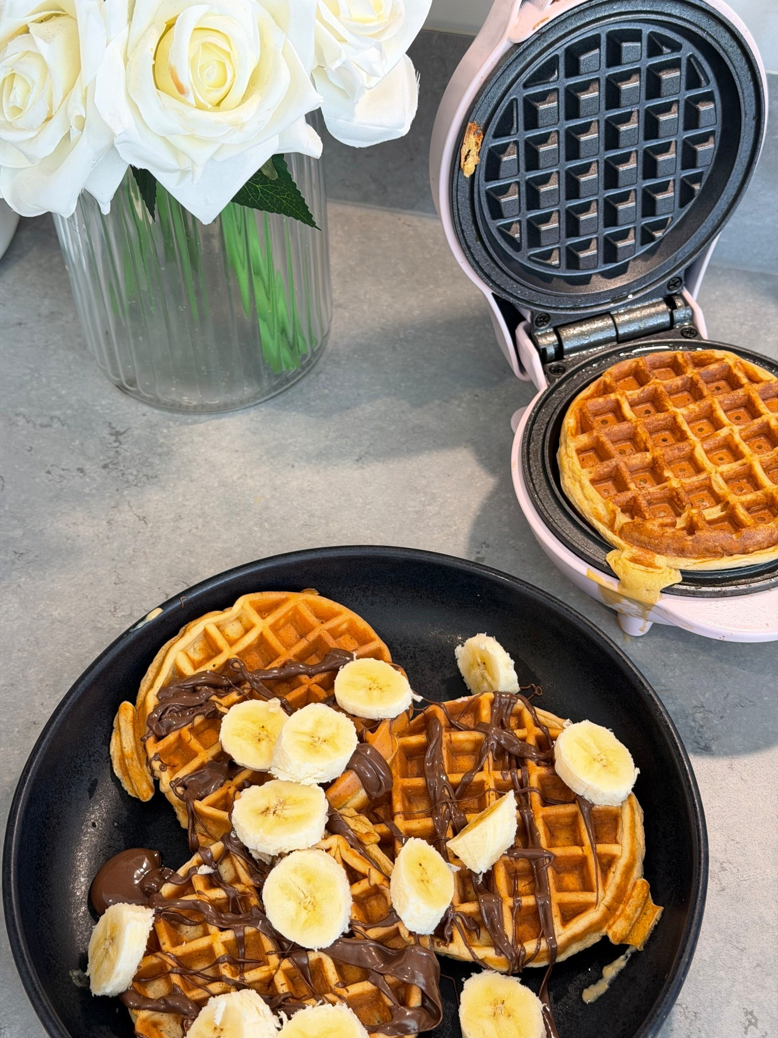 Cutest lil waffle maker from Amazon 💕 

Protein waffle recipe 
2 eggs
1 scoop of my protein pancake mix 
1/2 a teaspoon of baking powder 
2 tablespoons of Greek yogurt 
15g of blended oats or flour 

So quick & easy! 
