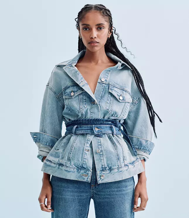 Oversized Denim Trucker Jacket in Vintage Light Indigo Wash | LOFT