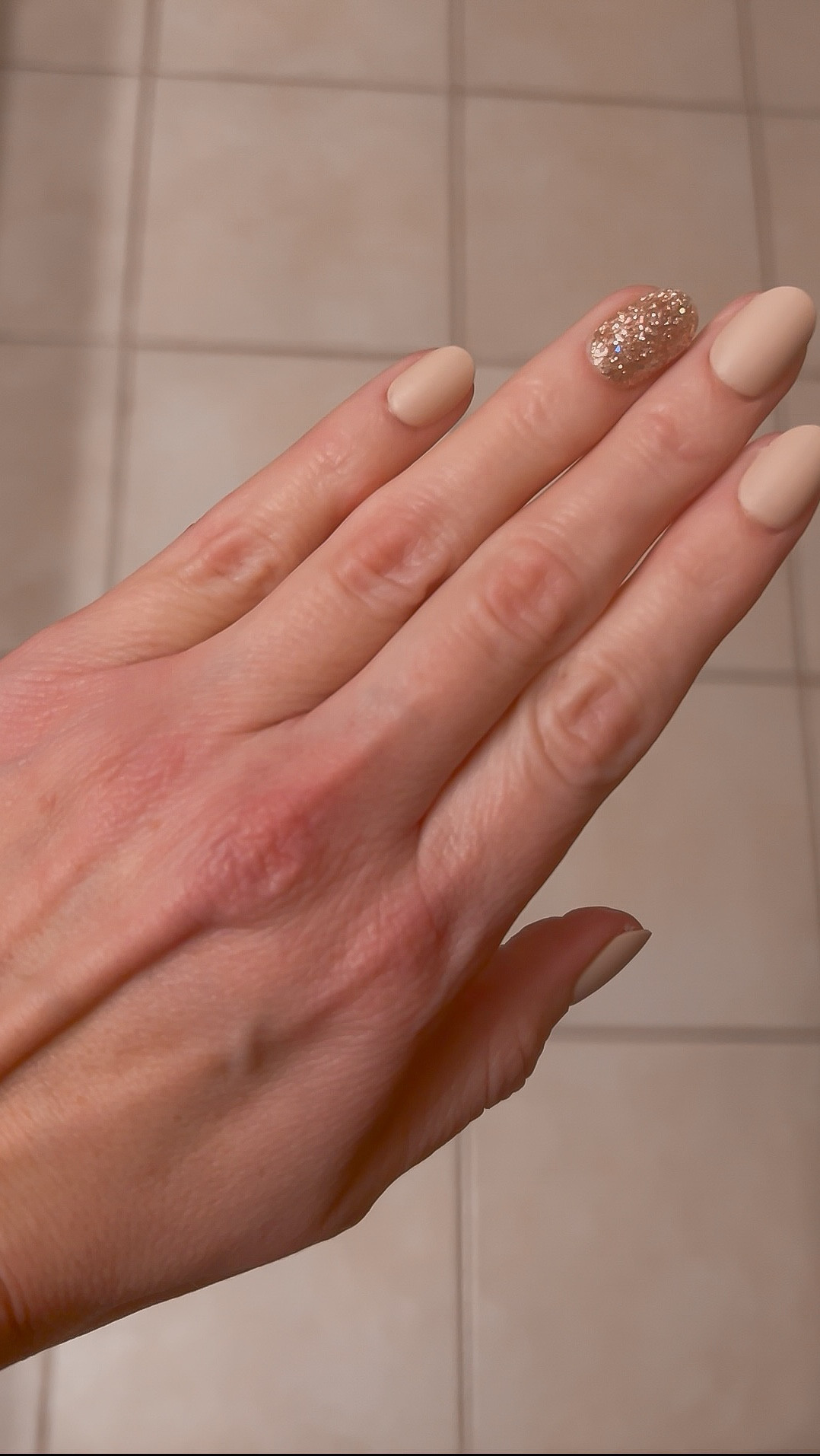 No dry hands here thanks to CeraVe moisturizing cream.💧It’s rich but fast absorbing, ultra hydrating, and packed with ceramides to help support my skin barrier. My skin stays smooth, soft, and healthy all day. It’s one of those simple products that just works every time. ❤️


#LTKOver40 #LTKmorningroutine #LTKselfcare