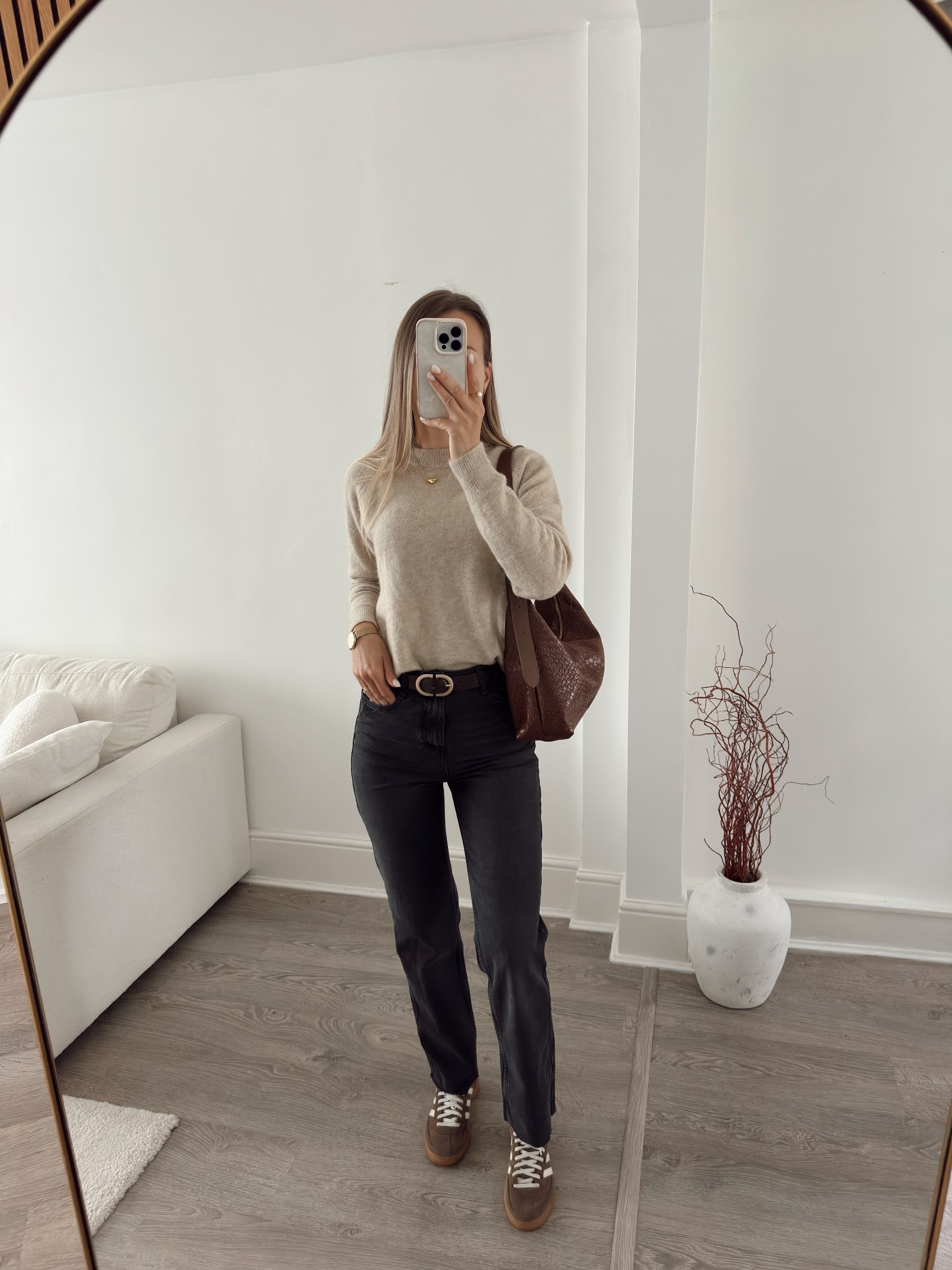 Simple, casual and comfy outfit idea 🤎
Denim + cosy layers = my go-to formula for autumn

#LTKautumn #LTKwinter #LTKeurope