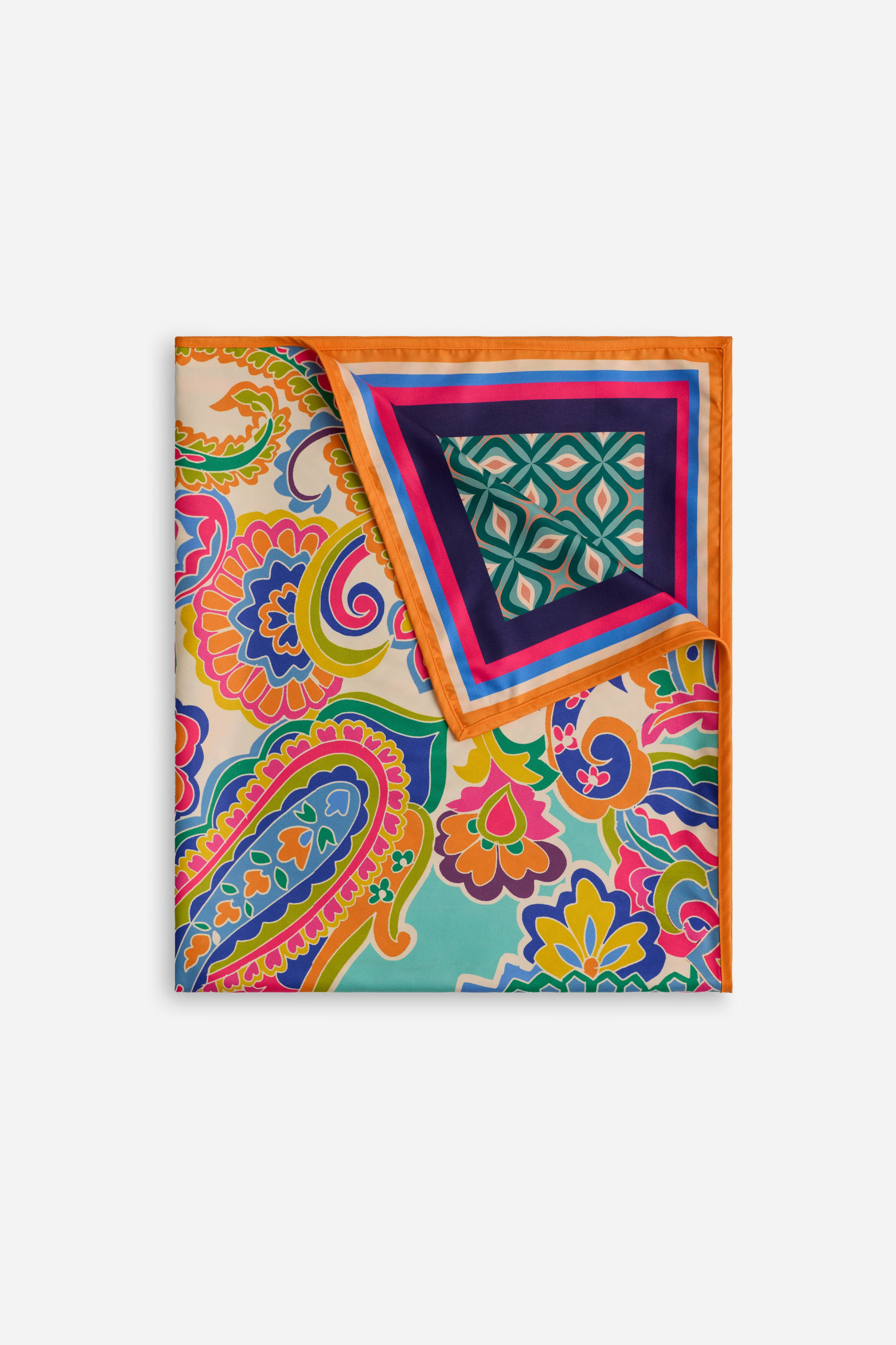 CRISPIRE LARGE BEACH TOWEL
                                
                                    
... | Johnny Was