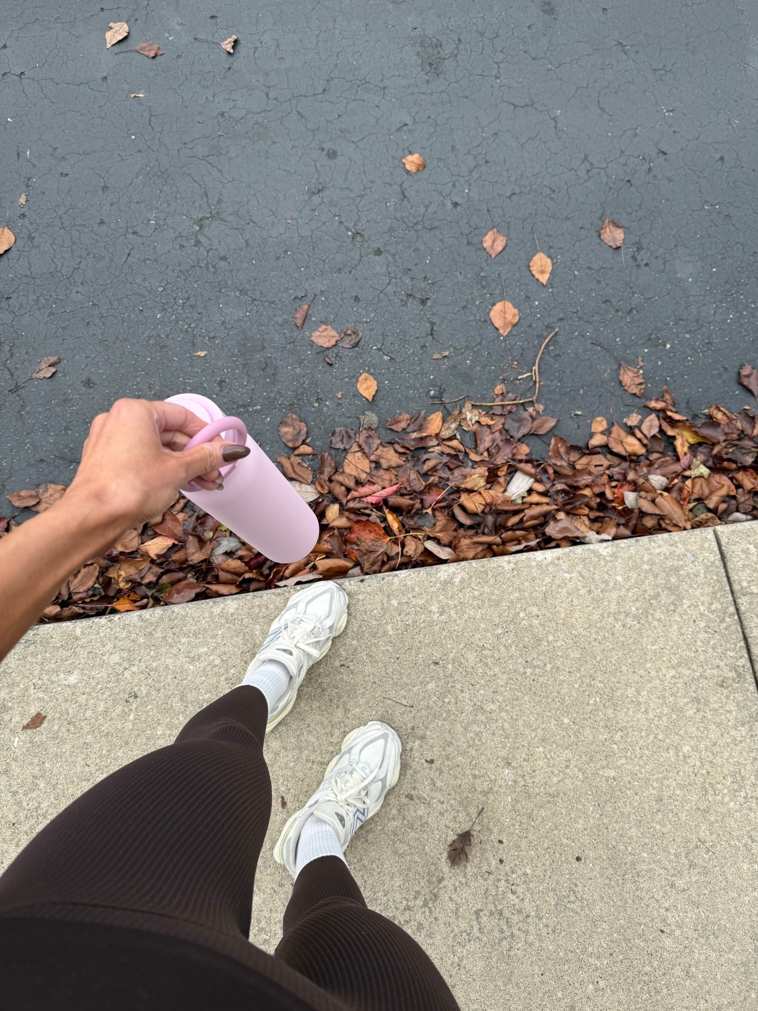 Fall is here! Linking these gorgeous brown ribbed leggings I’m in love with 
High waisted and come in longs 
Wearing small long and also linking my new cute water bottle!
Fits in a cup holder and has a straw, handle and keeps my water super cold 
Amazon socks
New balance 9060 


#LTKSeasonal #LTKStyleTip #LTKTravel