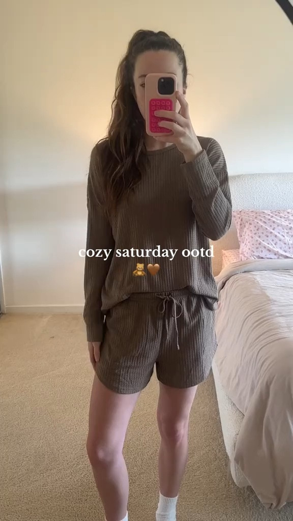 Cozy ootd! Wearing a size medium in the color camel!

#LTKSaleAlert #LTKVideo #LTKStyleTip