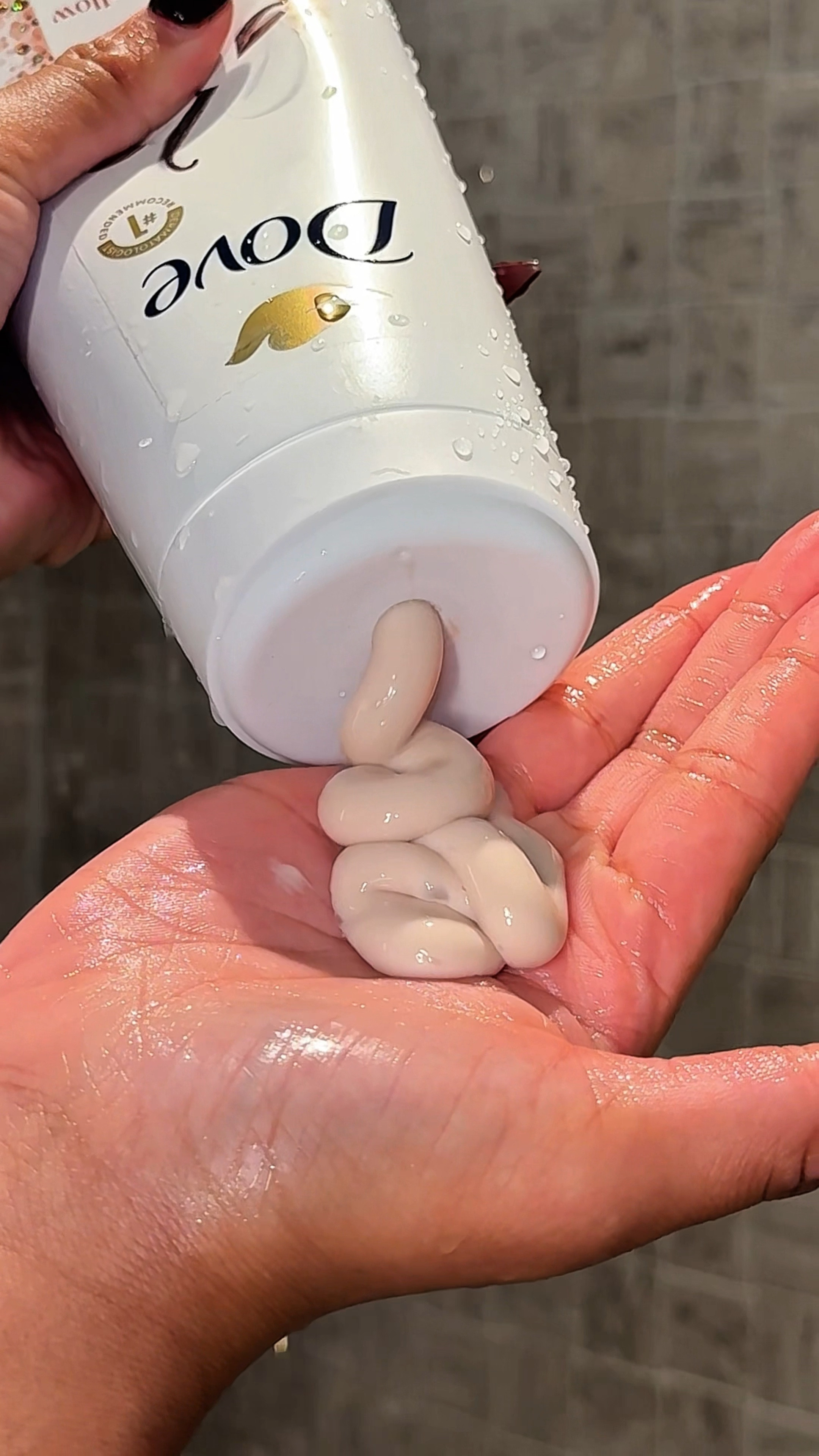 Me at 7pm: 🎀☁️🧸 

Lets unwind 🧸☁️✨ this scent was so unexpected! You dont smell the cinnamon from the bottle but once you lather up 😍😍😍 the hints of cinnamon are there 

@dove marshmallow & warm vanilla body wash 
@rhode skincare
@gap teddy pjs

Routine linked on LTK* 

#pmroutine #resetyourbody #justagirl #skincare #skincarecomunity #freshouttheshower #feedaesthetic #selfcareessentials #unwindwithme #nightroutine

#LTKgrwm #LTKselfcare #LTKBeauty