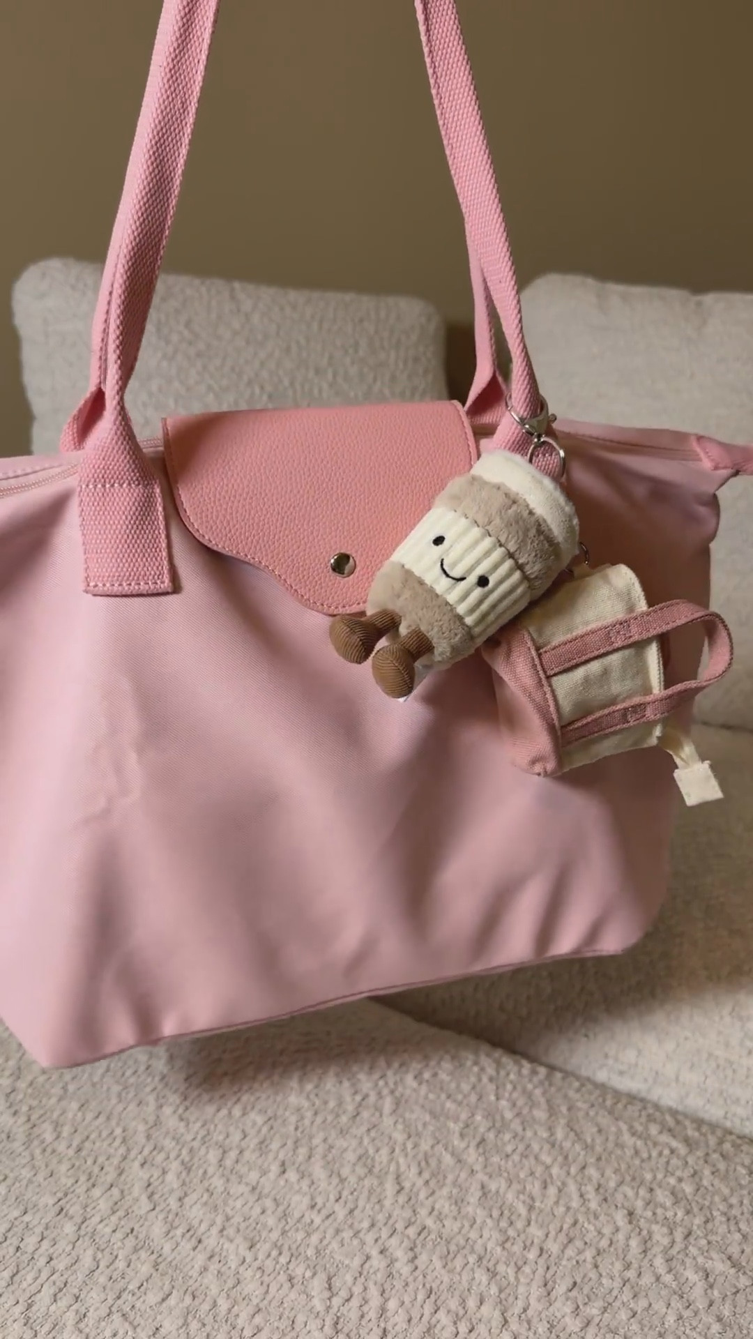 Pack my cute lil pink tote with me 💕💗🌸 the color of this bag brings me so much joy 
Tried to make everything pink that I packed
Touchland sanitizer
Vintage pink pocket camera
Jelly cat coffee charm
Mini tote bag charm coin purse



#LTKItBag #LTKBeauty