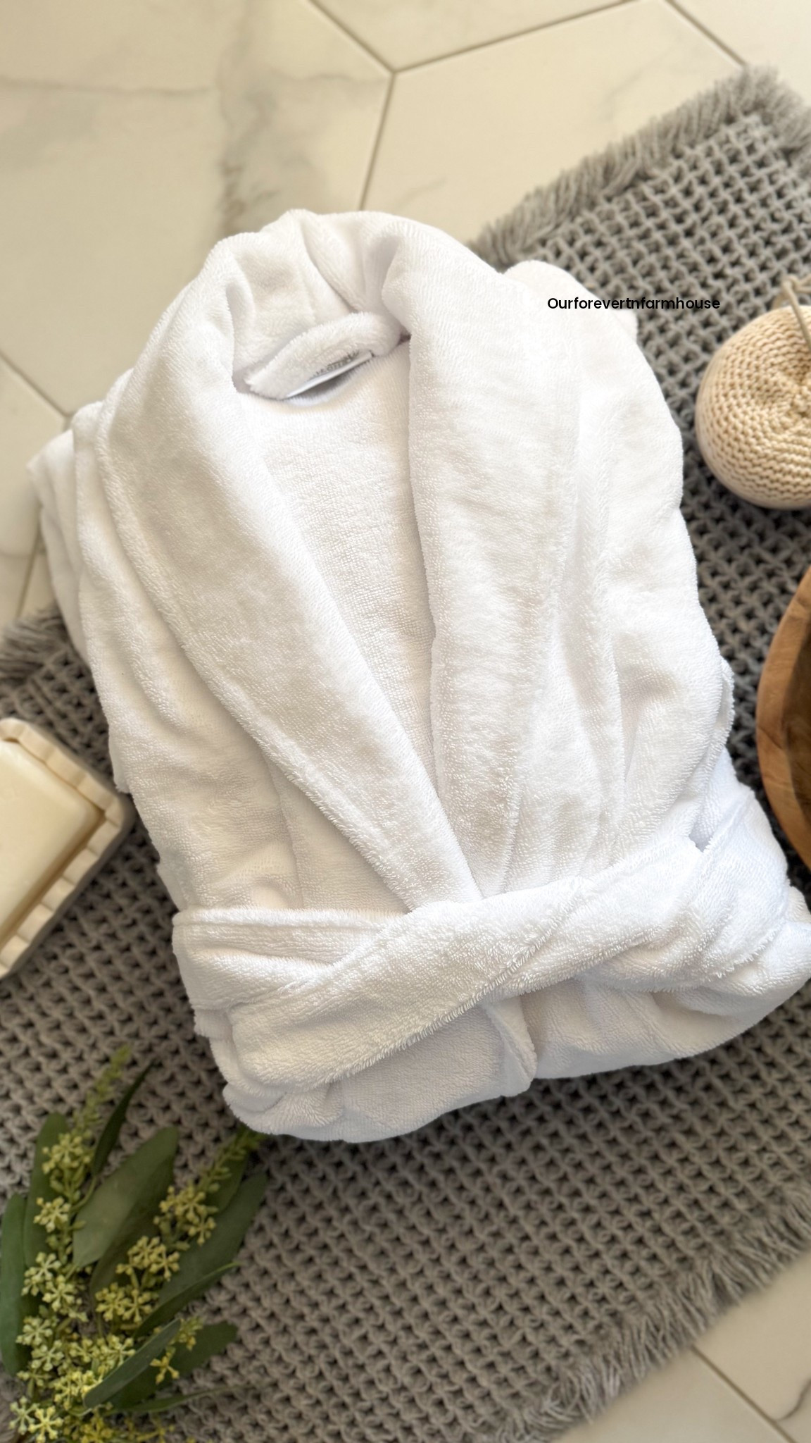 Cariloha Cozy Gift Guide
If you're shopping for gifts that actually feel meaningful this year, these are the soft, comfort-forward pieces everyone loves. Think spa-level robes, plush throws, cloud-soft bedding, and the coziest socks, all the things that make everyday life feel like a little retreat.
I absolutely love this brand. Their resort sheets, bamboo towels, duvets, comforters, and even pillows are all in my home and they truly make it feel like a resort.
Everything is 40% off for Black Friday, and | put together a cozy, curated guide on LTK to make gifting simple and elevated #cozygifts #holidaygifting #cariloha #luxuryhome #comfortathome #resorthome #plushbedding #throwblanket #robelove #wellnessgifts #liveCariloha

#LTKCyberWeek #LTKHoliday #LTKGiftGuide