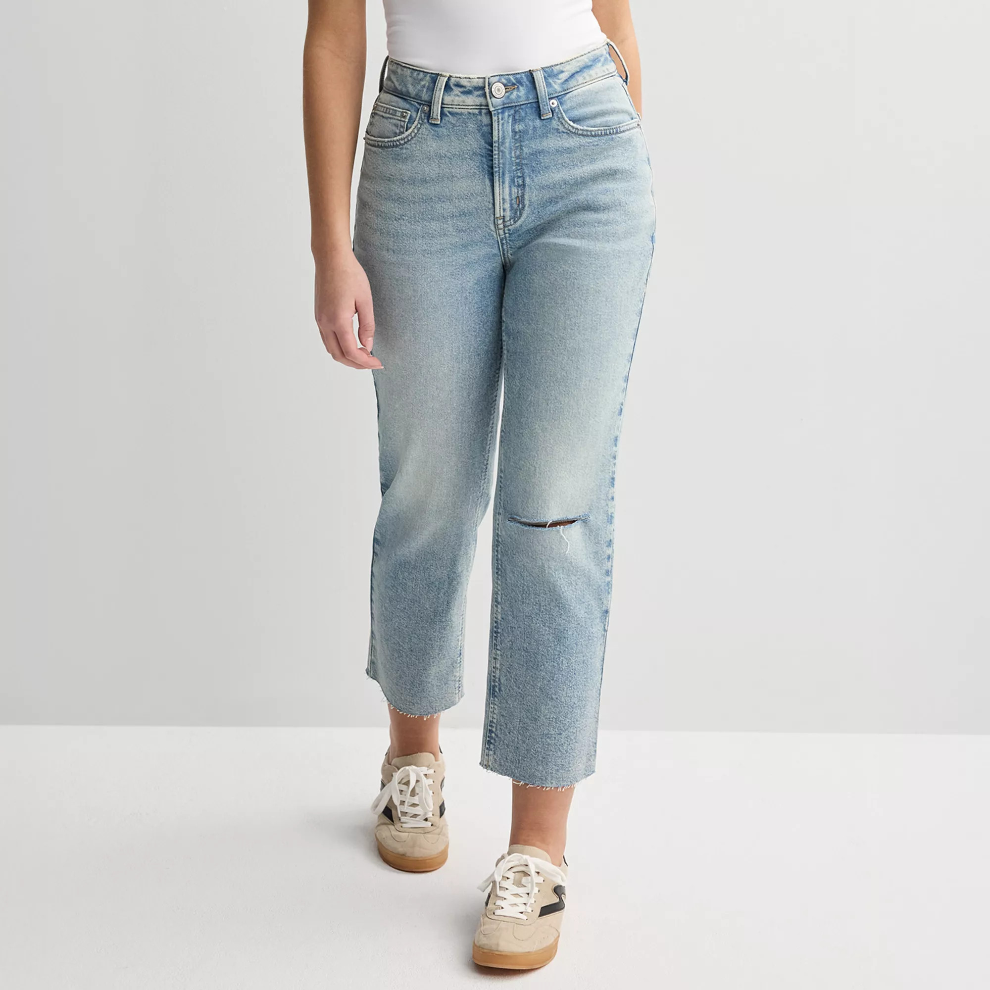 Juniors' SO® High-Rise Curvy Slim Straight Crop Jeans | Kohl's