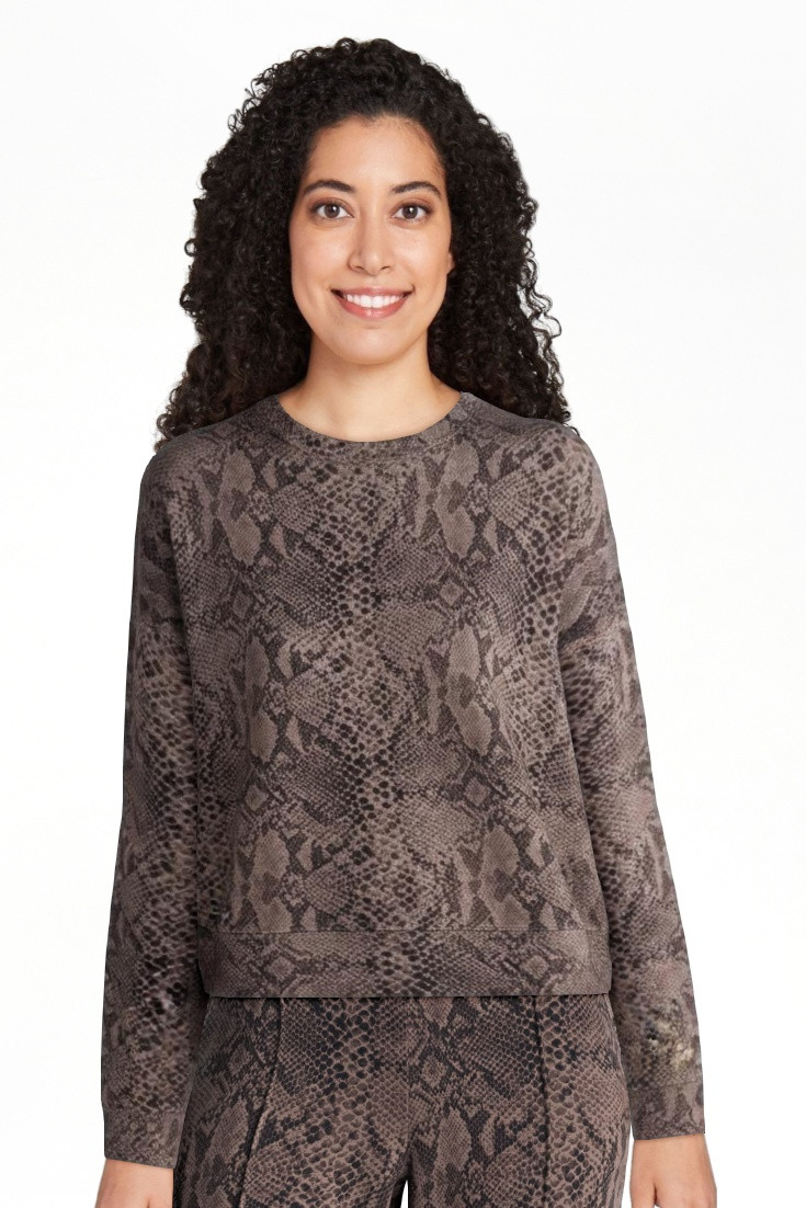 Scoop Women's and Women's Plus Scubaknit Cropped Sweatshirt with Drop Sleeves, Sizes XS-4X | Walmart (US)