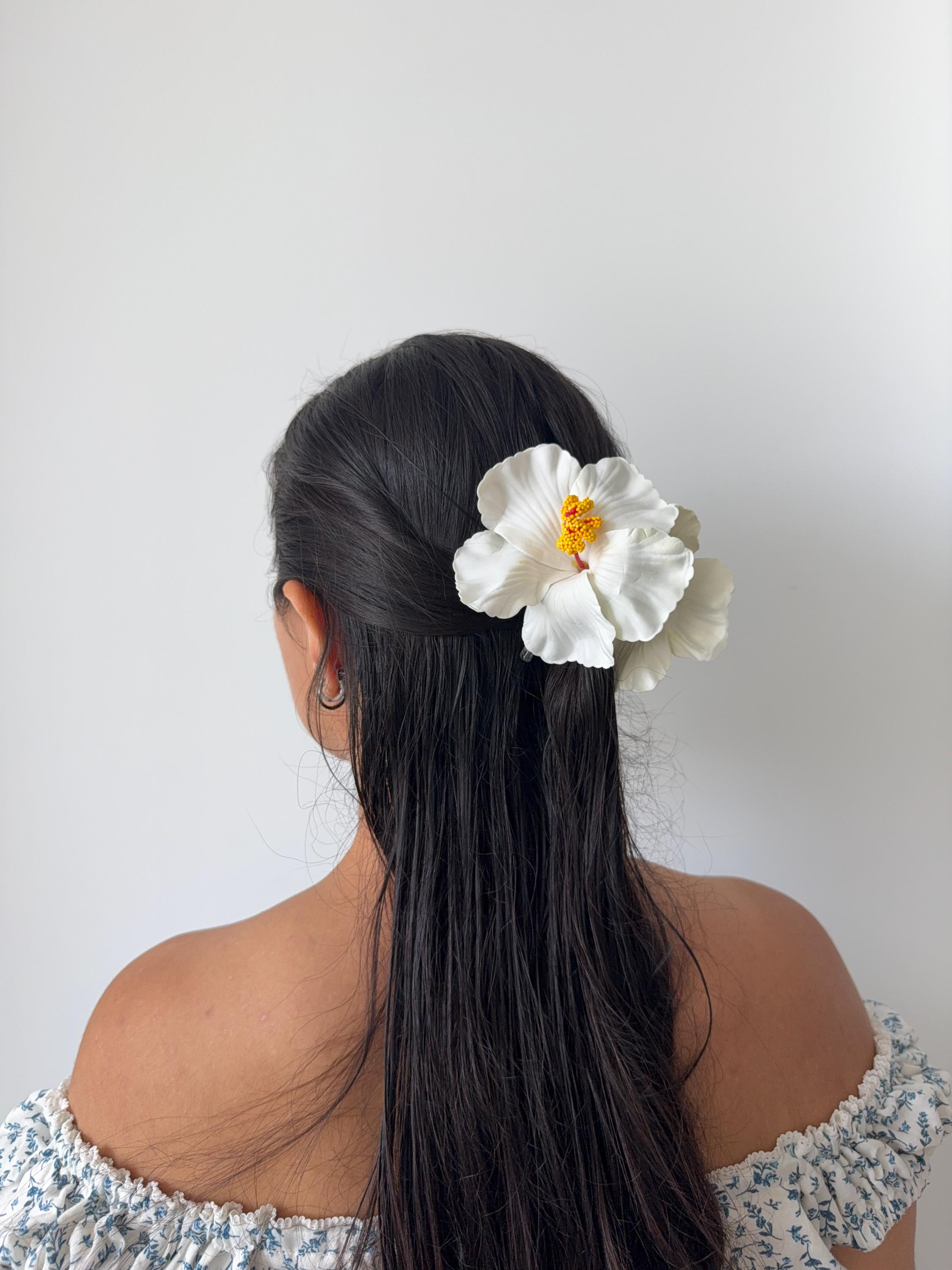 White Hibiscus Hair Clip: Tropical Flower, Luau Accessory - Etsy | Etsy (Global)