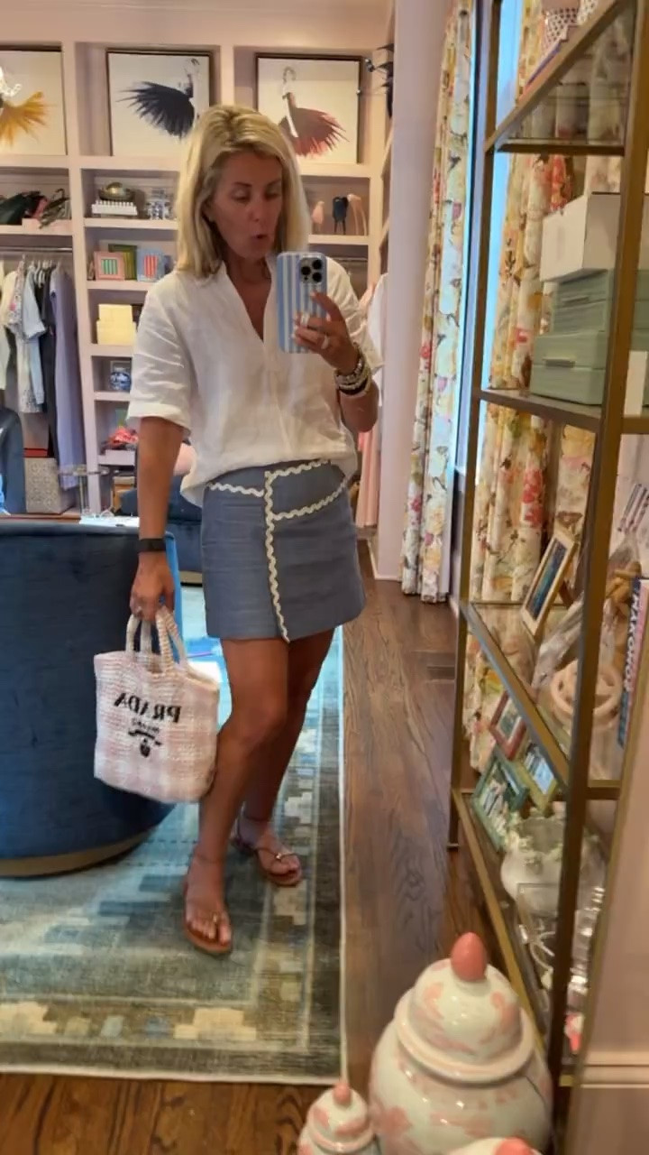 Best selling skirt!! My OOTD…cutest skirt, top, bag & sandal. 
Top - xs 
Skort - 4 
Sandal - 8 

*code catherinemartin403 for 40% off 1st 3 months at Vivrelle 
*code Catherine 20 at Allie + Bess
*code mixandmatch at Erin McDermott for 25% off

#LTKdayinmylife #LTKootd #LTKmomlife