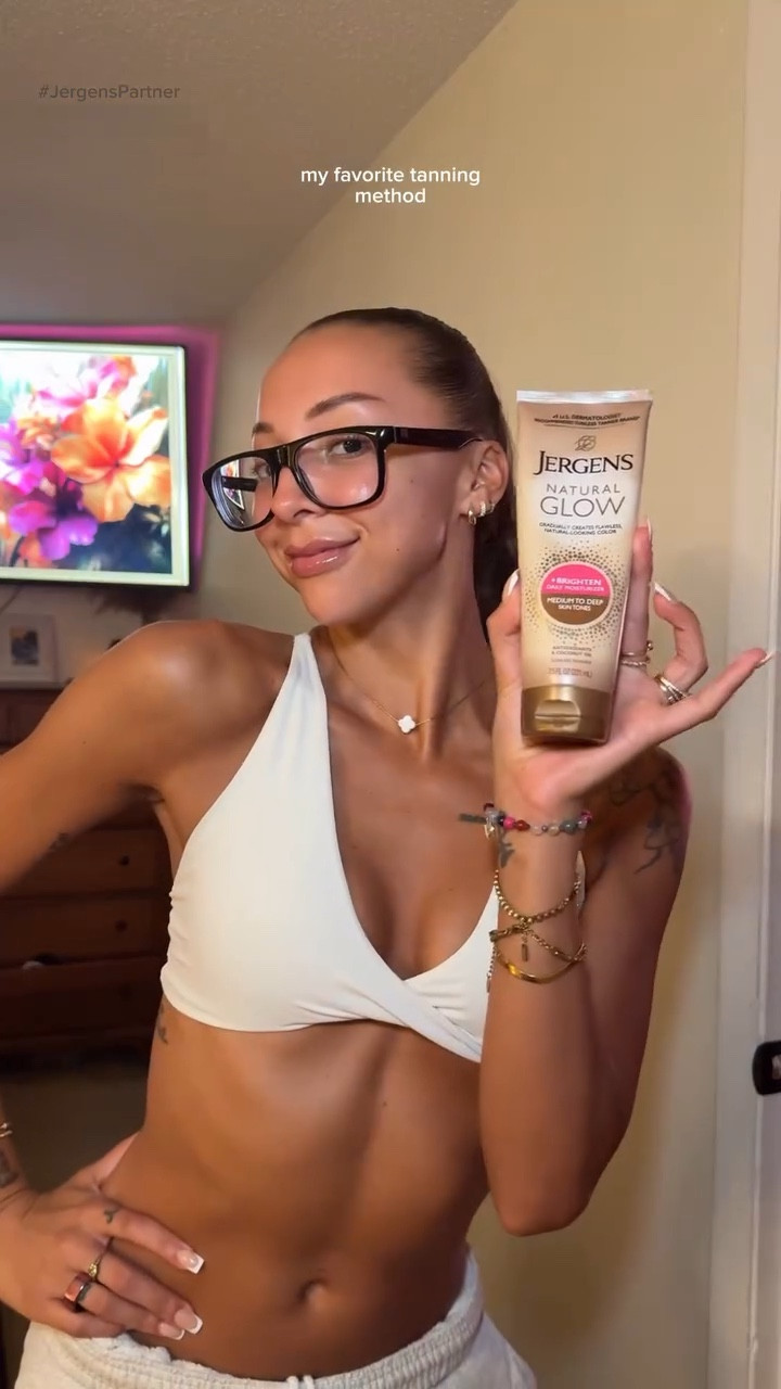 #JergensPartner Girl’s weekend beauty prep with @jergensus! Been looooving the Jergens Natural Glow Daily Moisturizer to maintain my glow ✨ get yours now on Amazon

|| gradual self tanner, self tanning lotion, gradual self tanning lotion, self tan tips, best self tan, best self tanner 

#LTKBeauty #LTKgrwm #LTKselfcare