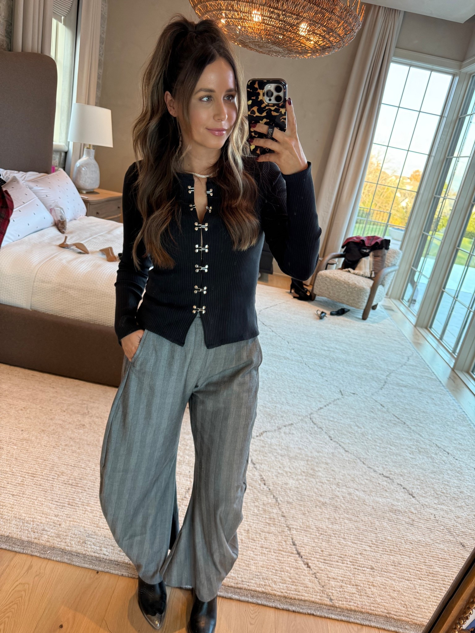 Date night fit 😍
Top use code; EMILYF30