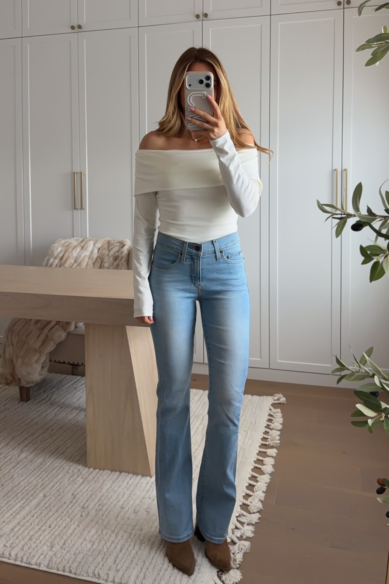 top: xs // jeans: 25 — the perfect date night or girls night look for fall! all from amazon.