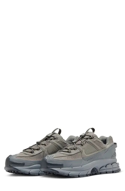 Nike Zoom Vomero Roam Winterized Sneaker in Pewter/Cool Grey at Nordstrom, Size 13 | Nordstrom