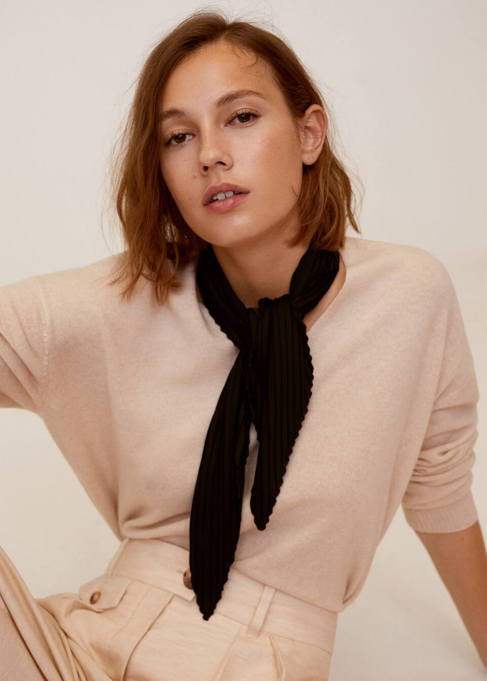 Pleated scarf | MANGO (US)
