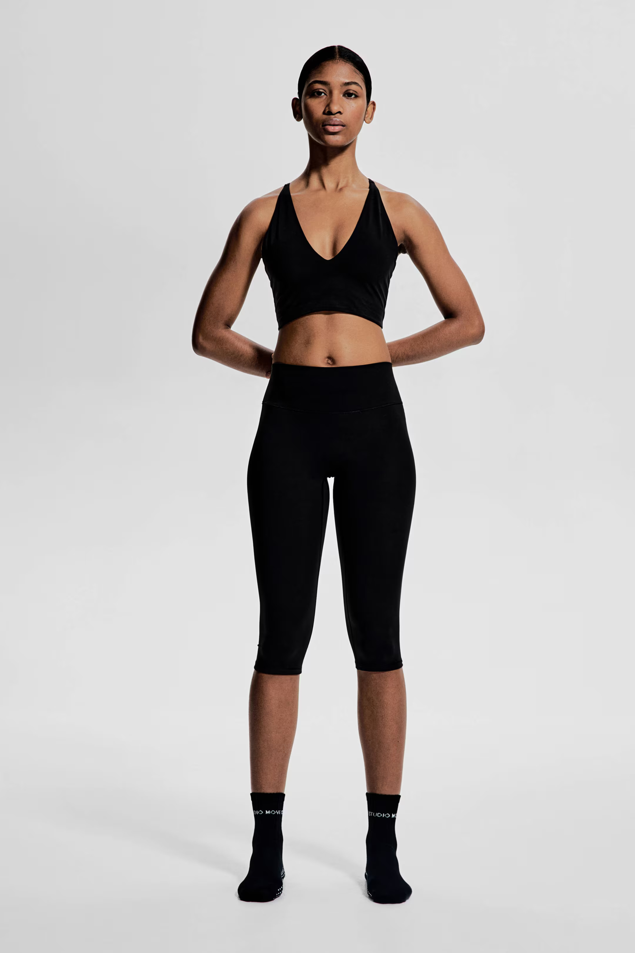 Capri sports leggings with SoftMove™ | H&M (UK, MY, IN, SG, PH, TW, HK)
