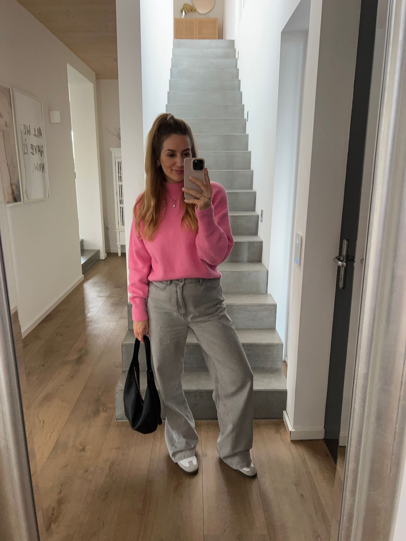 pink sweater 💗

#LTKSeasonal #LTKeurope #LTKstyletip