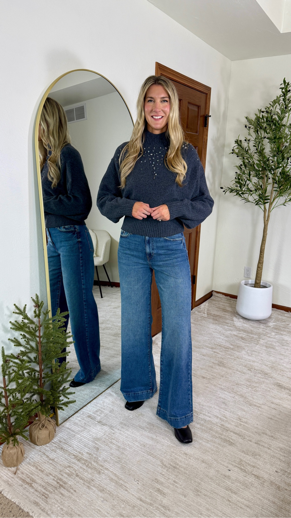 Wearing my true m/8/tall in all. Highly suggest sizing down one in white jeans. Size down if between in blue denim. 

#LTKSaleAlert #LTKHoliday #LTKTall