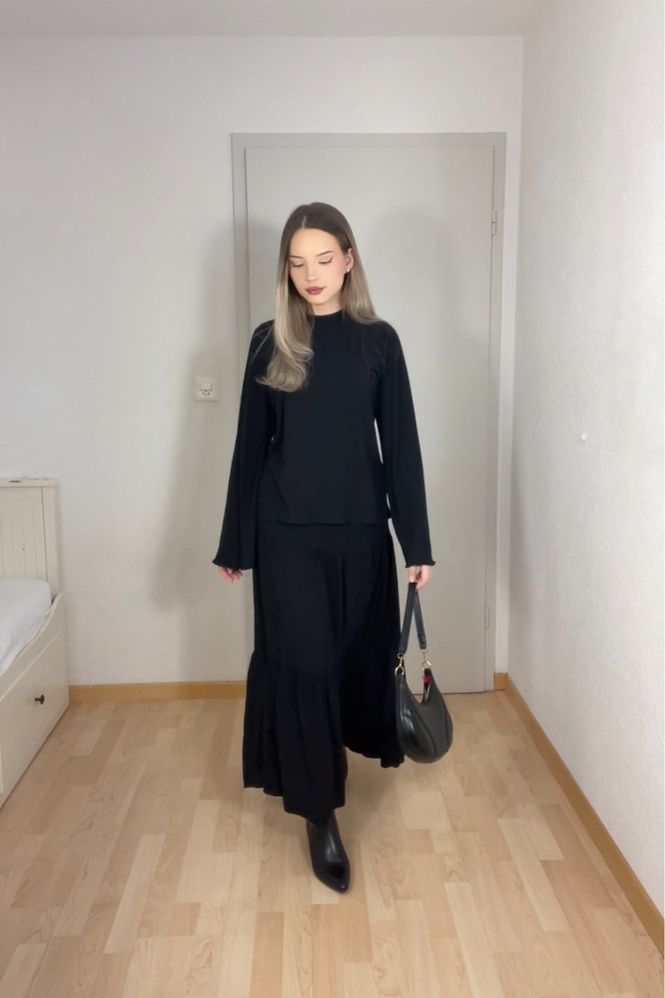 #outfitideas #churchoutfits #modestoutfits #maxiskirtoutfit #headscarf 