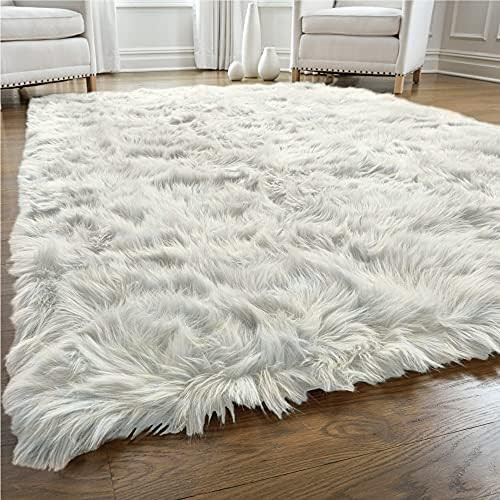 Amazon.com: Gorilla Grip Thick Fluffy Faux Fur Washable Rug, Shag Carpet Rugs for Nursery Room, B... | Amazon (US)