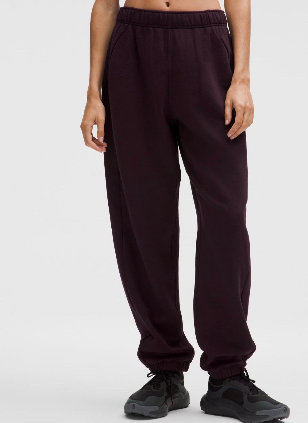 I loves scuba set! Joggers!! I wear a size Large but you can definitely size down! 

#LTKmomlife #LTKHoliday #LTKFindsUnder100