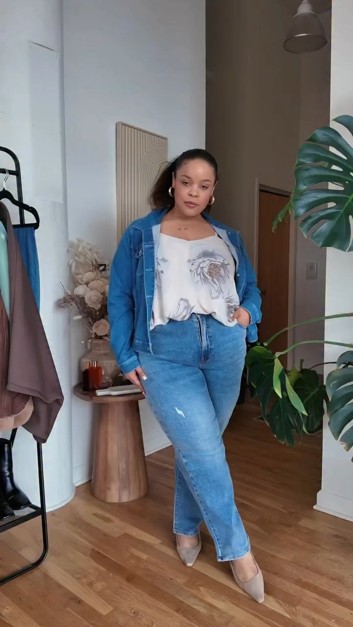 I love these jeans from @universalstandard - literally some of the best!  Check out their fit liberty collection! They have such great quality and tons of options for everyone! 

I’m wearing the Ella High Rise Straight Leg Jeans in a size 18 - having sizes from 00-40 — just a little bit for everyone!!! 😉

#denim #jeans #outfitoftheday #plussize #universalstandard