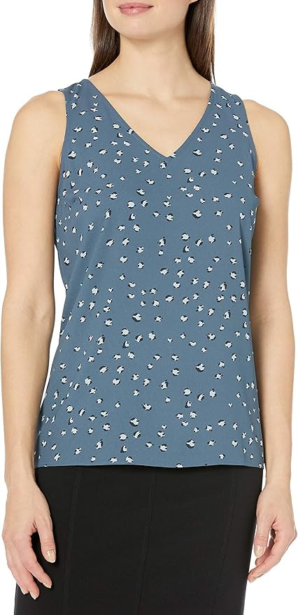 Amazon Brand - Lark & Ro Women's Standard Sleeveless Layering Tank Top: Crew and V-Neck | Amazon (US)