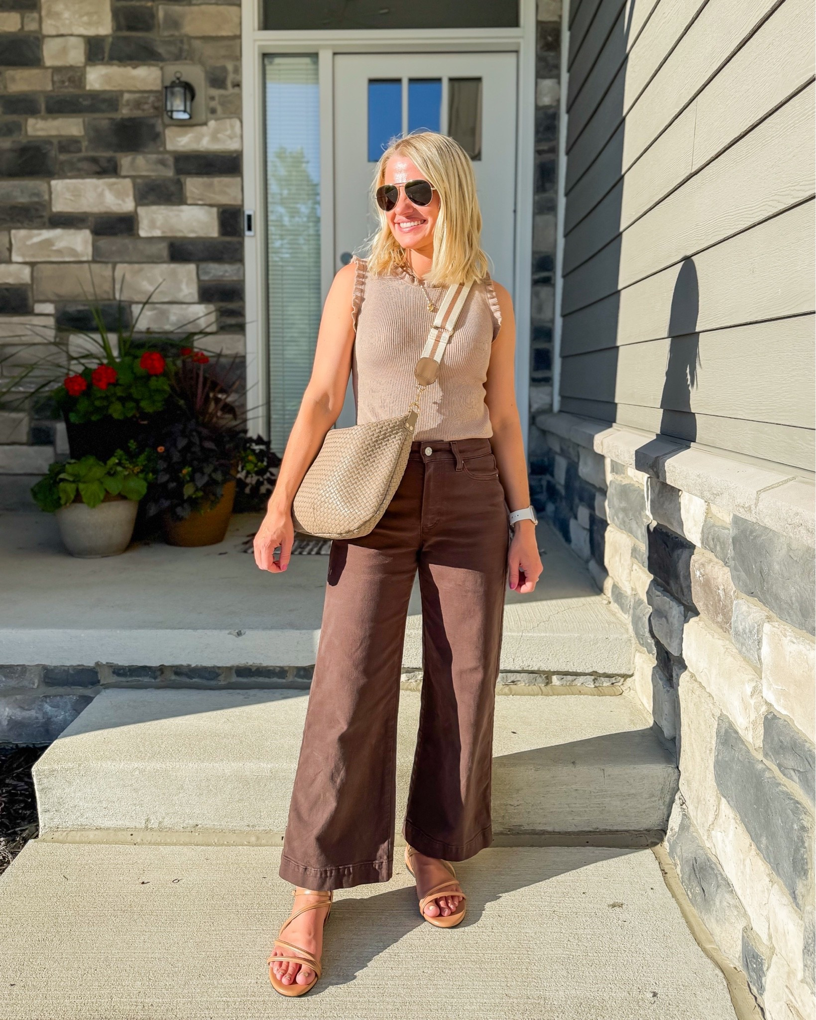 What I wore this week! I love these new brown pants that I thrifted on Poshmark! I linked a few affordable options!

#LTKootd #LTKOver40 #LTKPetite