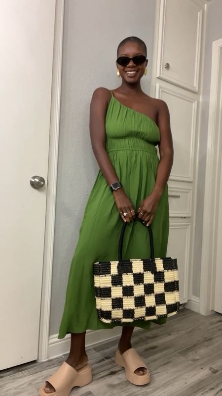 OOTD! Paired this comfy green dress with this fun checkered tote and some chunky shell earrings 

#LTKFind #LTKstyletip #LTKitbag