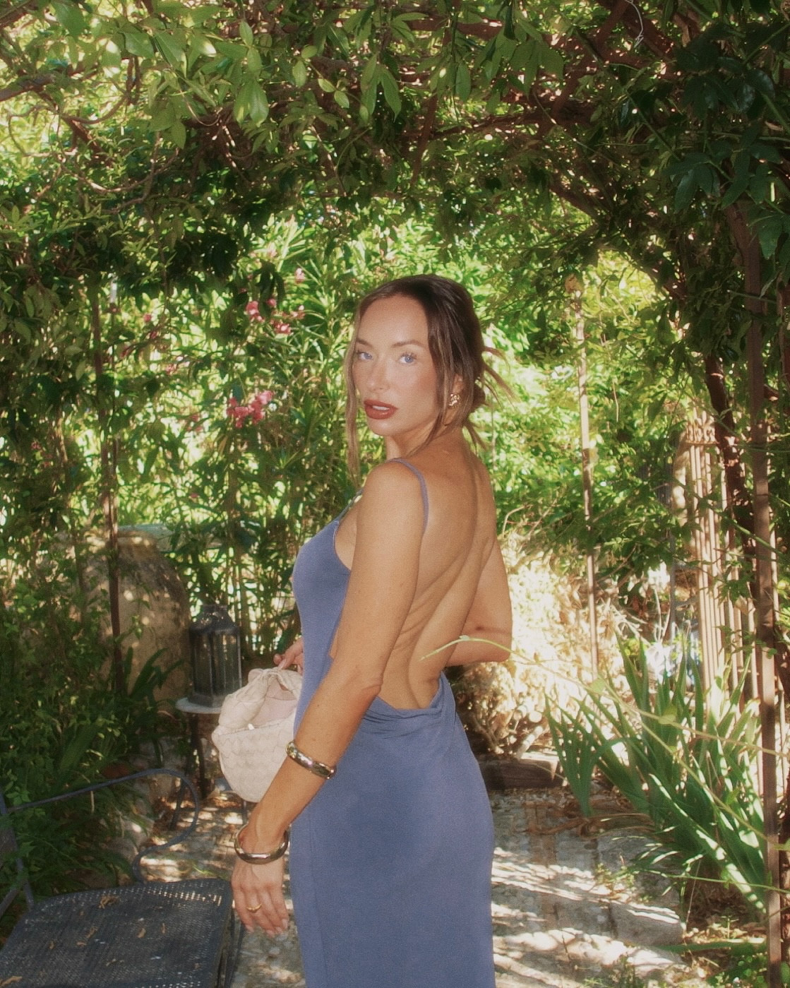 I’ll be in this fairytale garden until further notice 🥀🌿🦋🦢🐞✨