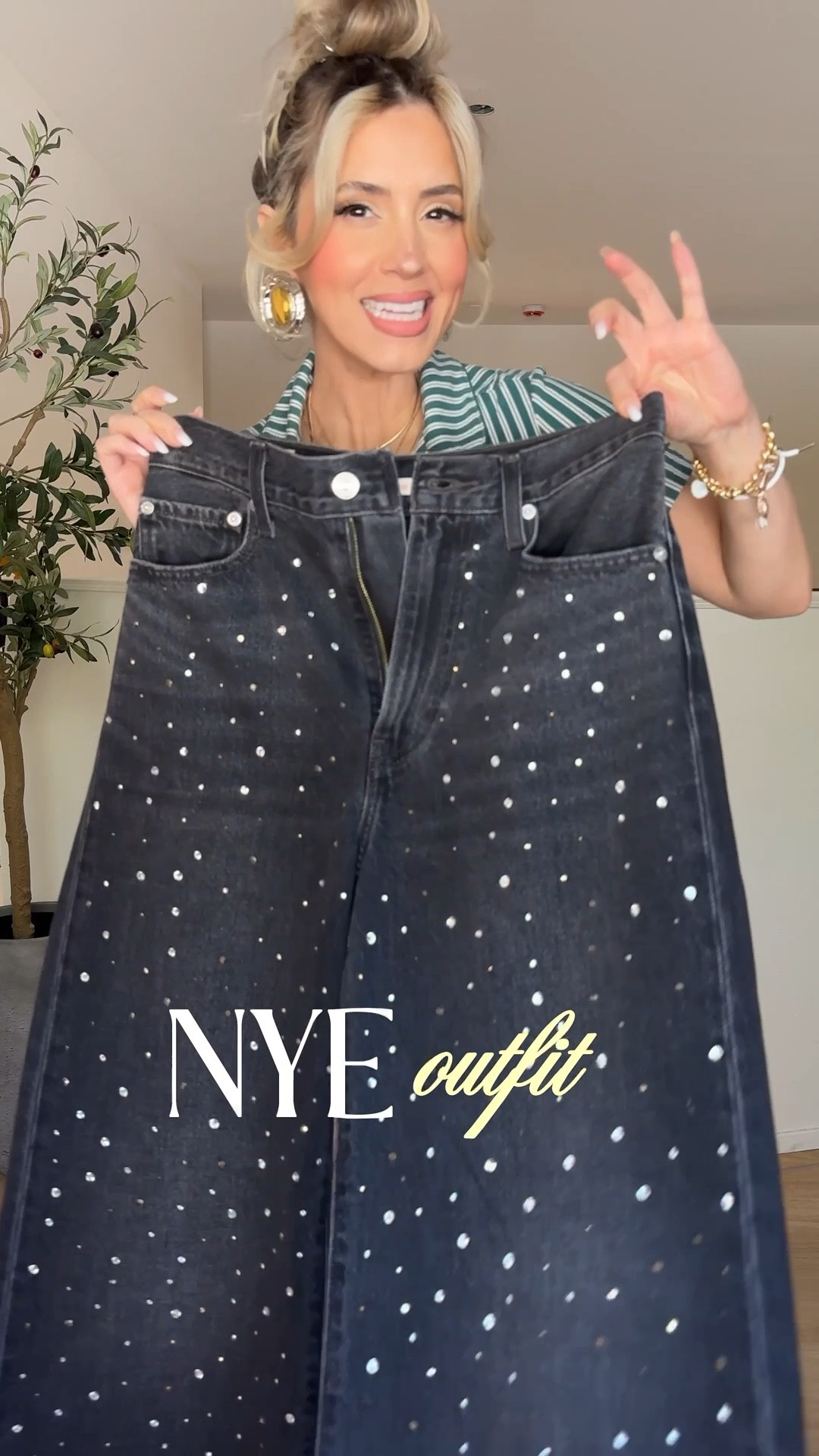 NYE outfit inspo ✨✨

I'm wearing size 27 in Levi's Ribcage jeans from Nordstrom. 

#LTKHoliday #LTKgrwm #LTKU