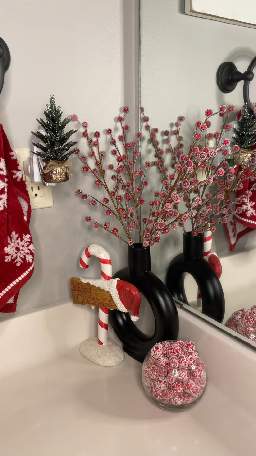 🎄CHRISTMAS DECOR ALERT🎄I just love all of these Christmas scent plug-ins that are available right now! 

#LTKSeasonal #LTKhome #LTKHoliday