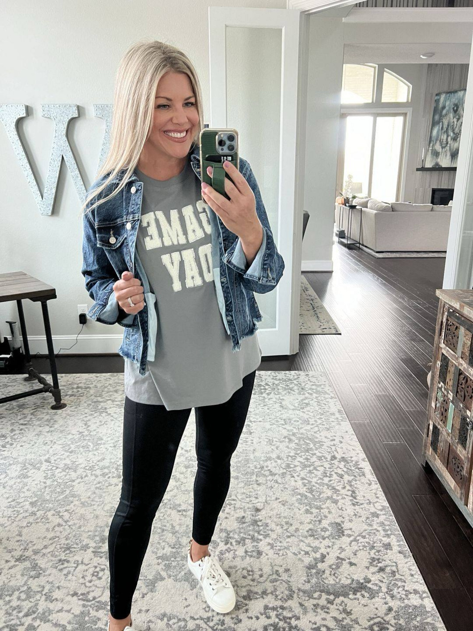 Game Day Outfit 


Fall outfits  game day outfit  outfit inspo  denim jackets  women's fashion  leggings  Maurice's  women's sneakers  cropped denim jackets  black leggings  FitMomming  

#LTKParties #LTKSeasonal #LTKStyleTip
