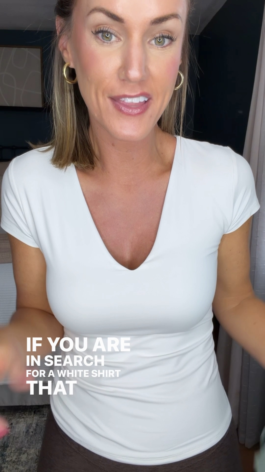 Non see through white tee. 👏👏👏
Wearing small 