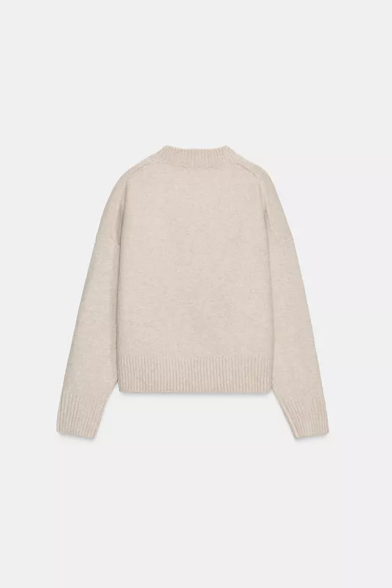 Round neck, long sleeve jumper with ribbed trims. | Zara UK
