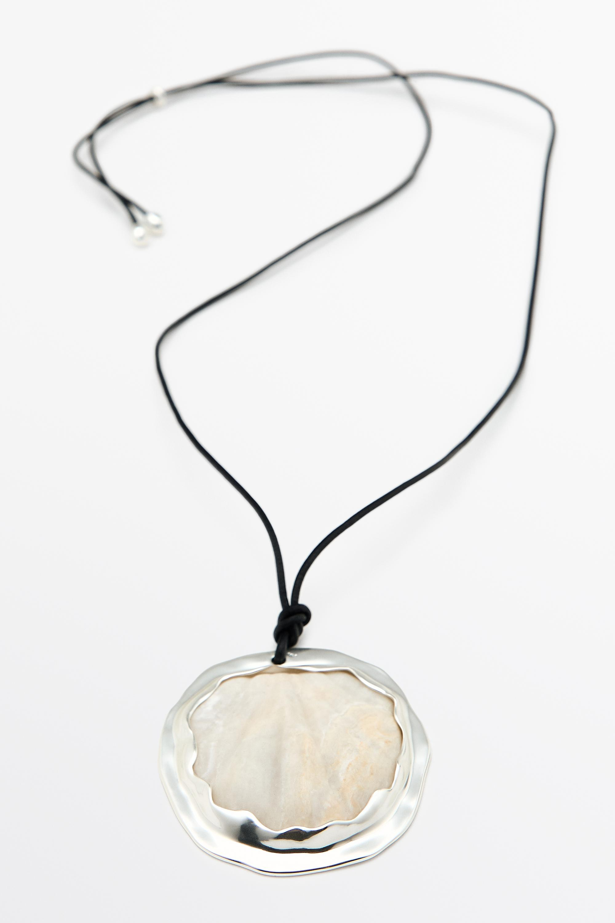 Shell and stone pendant necklace | Massimo Dutti US