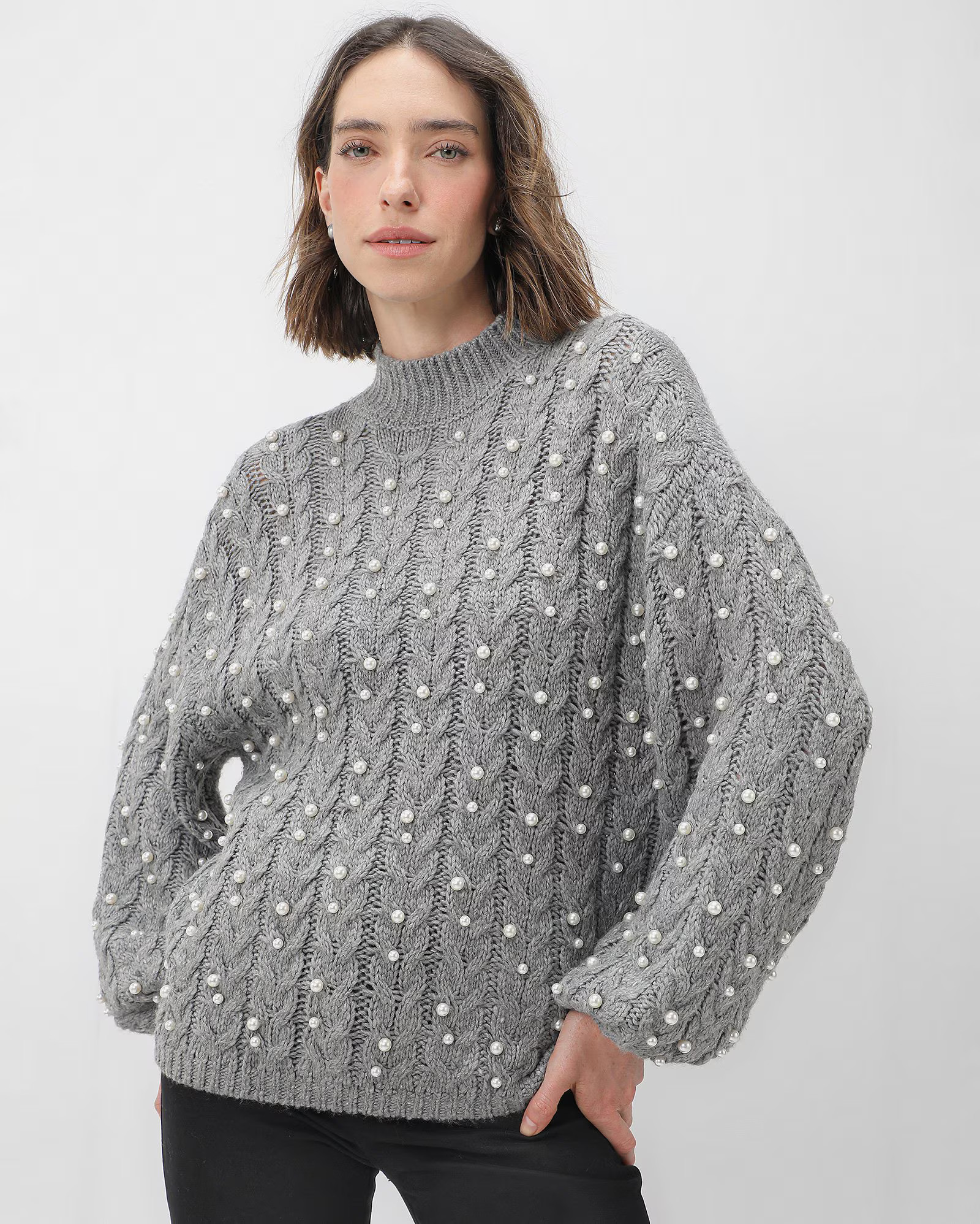 Suéter feminino gola ata com aplicações cinza | AK by Riachuelo | Riachuelo (BR)