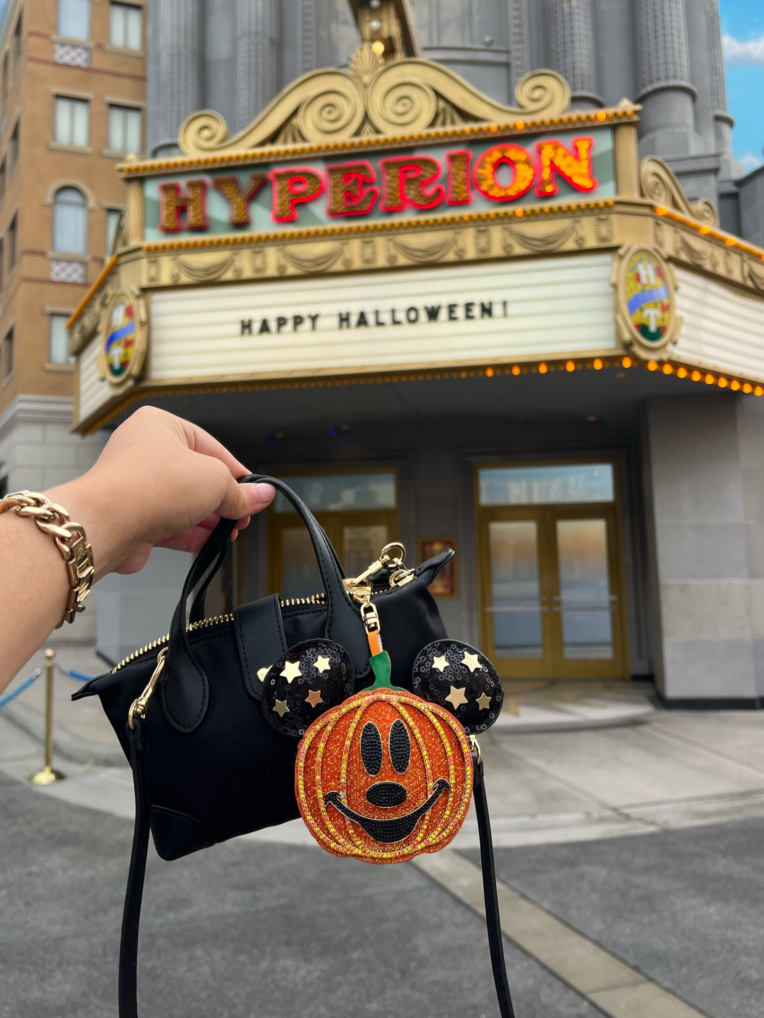 Disney baublebar Mickey bag charm

#LTKFindsUnder50 #LTKItBag #LTKSeasonal